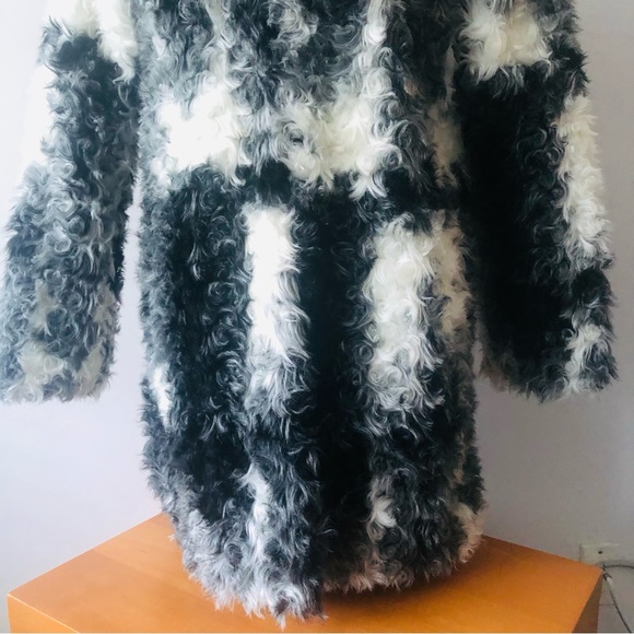 Zara Basic Collection Fuzzy Coat with Loop Hook Closures in Black & White Size S - Picture 5 of 16